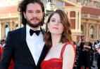 Rose Leslie: Mας δείχνει το δαχτυλίδι της στην πρώτη έξοδο της, μετά την ανακοίνωση γάμου με τον Kit - Κεντρική Εικόνα