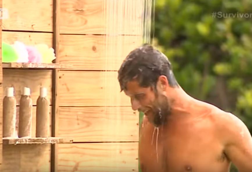Δημόσια ντους βίντεο