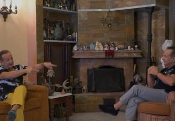 Είδαμε τον Σπύρο Μπιμπίλα να δίνει συνέντευξη στον... εαυτό του [βίντεο] - Κεντρική Εικόνα