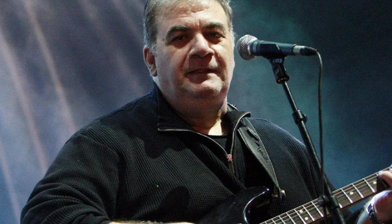 Ο Σταρόβας στο νοσοκομείο έδωσε ένα ιδιόχειρο σημείωμα σε έναν παρουσιαστή - Κεντρική Εικόνα Ο Σταρόβας στο νοσοκομείο έδωσε ένα ιδιόχειρο σημείωμα σε έναν παρουσιαστή - Κεντρική Εικόνα