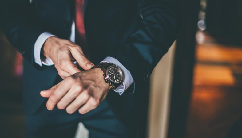 Τα λάθη που κάνουν πολλοί άντρες και "καταστρέφουν" τα ακριβά ρολόγια τους - Κεντρική Εικόνα