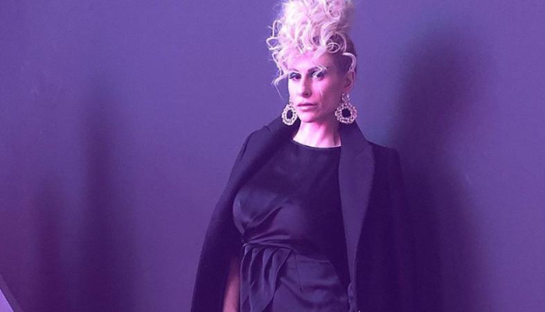 Η Ευρυδίκη του My Style Rocks, πόζαρε φορώντας μόνο ένα μαξιλάρι - Κεντρική Εικόνα