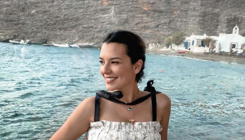 Η Νικολέττα Ράλλη κάνει τις πρώτες διακοπές με την κόρη της στις Κυκλάδες - Κεντρική Εικόνα Η Νικολέττα Ράλλη κάνει τις πρώτες διακοπές με την κόρη της στις Κυκλάδες - Κεντρική Εικόνα