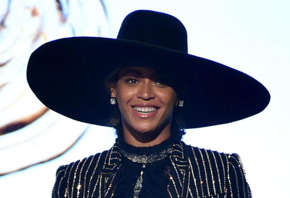 H Beyonce παρέλαβε το fashion icon βραβείο - Δείτε τί φόρεσε [βίντεο ...