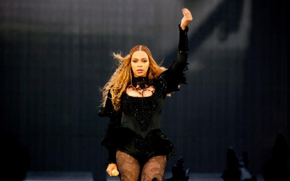 H Beyonce παίρνει θέση για τα θύματα βίας της αμερικανικής αστυνομίας ...