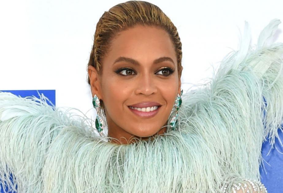 Η Beyonce έκανε... βασιλική και ultra sexy εμφάνιση στα VMAs [εικόνες ...