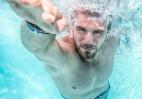 Μάθε δύο HIIT workouts για να γυμνάζεσαι εντατικά ενώ κολυμπάς  - Κεντρική Εικόνα