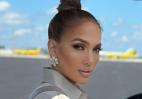 Metallic lips: Η Jennifer Lopez έχει υιοθετήσει το 90s makeup trend που σαρώνει - Κεντρική Εικόνα