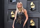 Grammys 2022: Δείτε ποιες σταρ έλαμψαν στο κόκκινο χαλί της βραδιάς [εικόνες] - Κεντρική Εικόνα